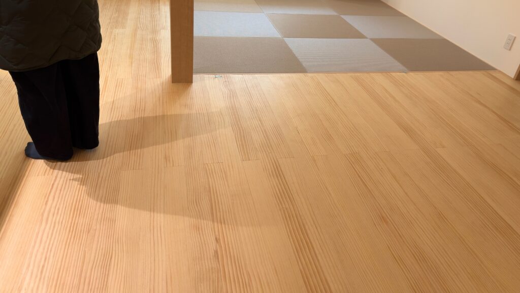 調湿効果もある無垢材の床