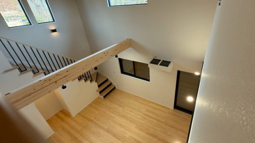 吹き抜けリビング